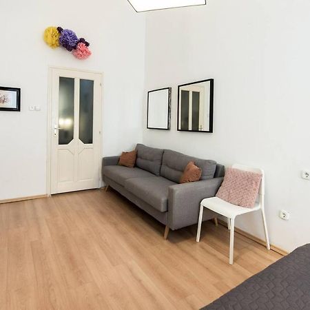 Cosy And Central Apartment With 4 Bedrooms And A/C Budapeşte Dış mekan fotoğraf