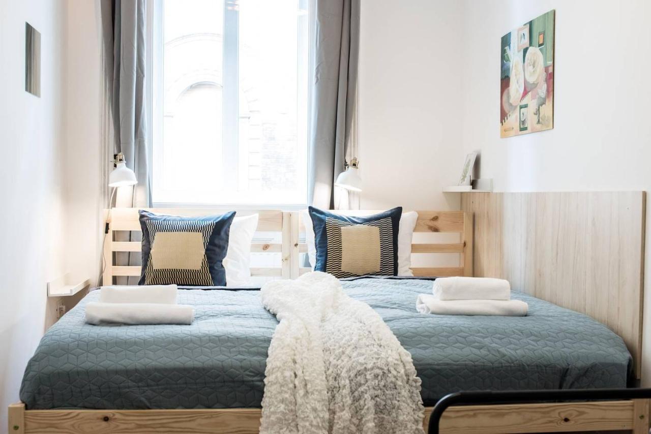 Cosy And Central Apartment With 4 Bedrooms And A/C Budapeşte Dış mekan fotoğraf