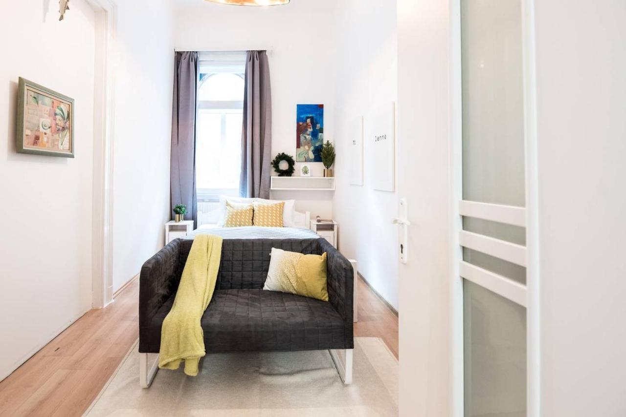 Cosy And Central Apartment With 4 Bedrooms And A/C Budapeşte Dış mekan fotoğraf