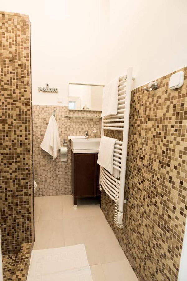 Cosy And Central Apartment With 4 Bedrooms And A/C Budapeşte Dış mekan fotoğraf