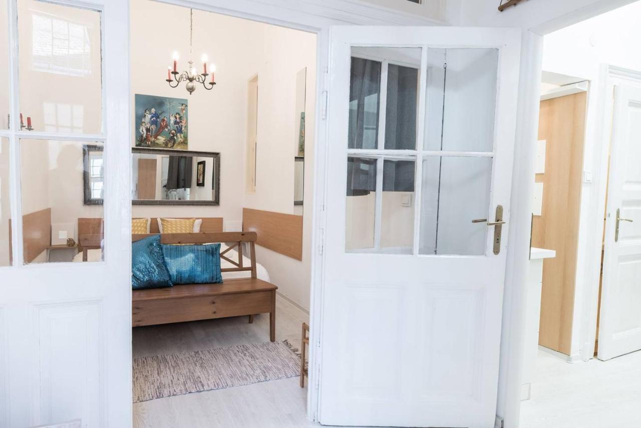 Cosy And Central Apartment With 4 Bedrooms And A/C Budapeşte Dış mekan fotoğraf