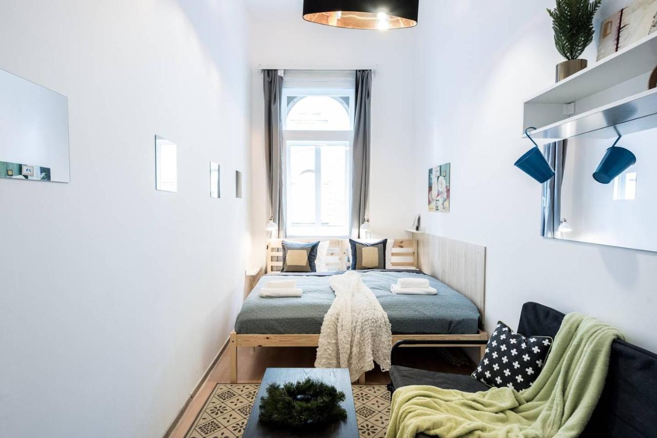 Cosy And Central Apartment With 4 Bedrooms And A/C Budapeşte Dış mekan fotoğraf